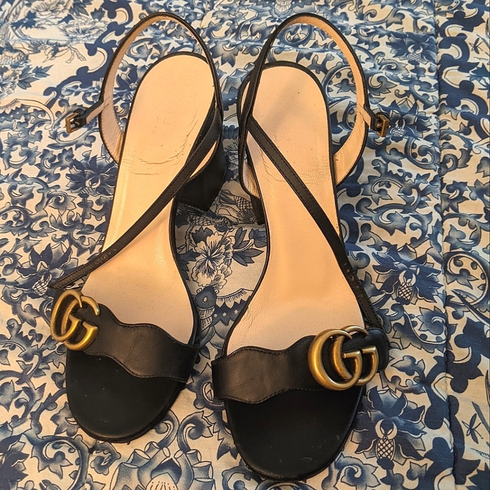Gucci marmont black sandal size 37 1/2